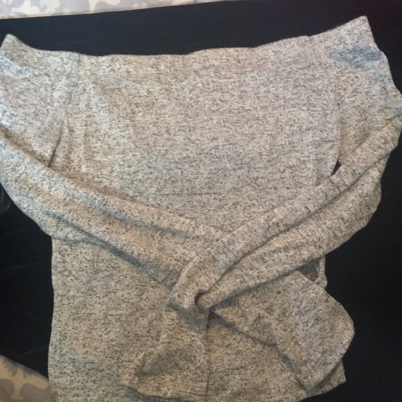 Off the Shoulder Long Sleeve Lot - Picture 2 of 6